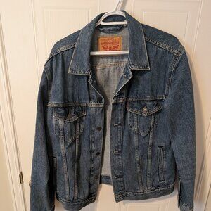 Levi’s Trucker Denim Jean Jacket Skyline - Medium Wash size Medium